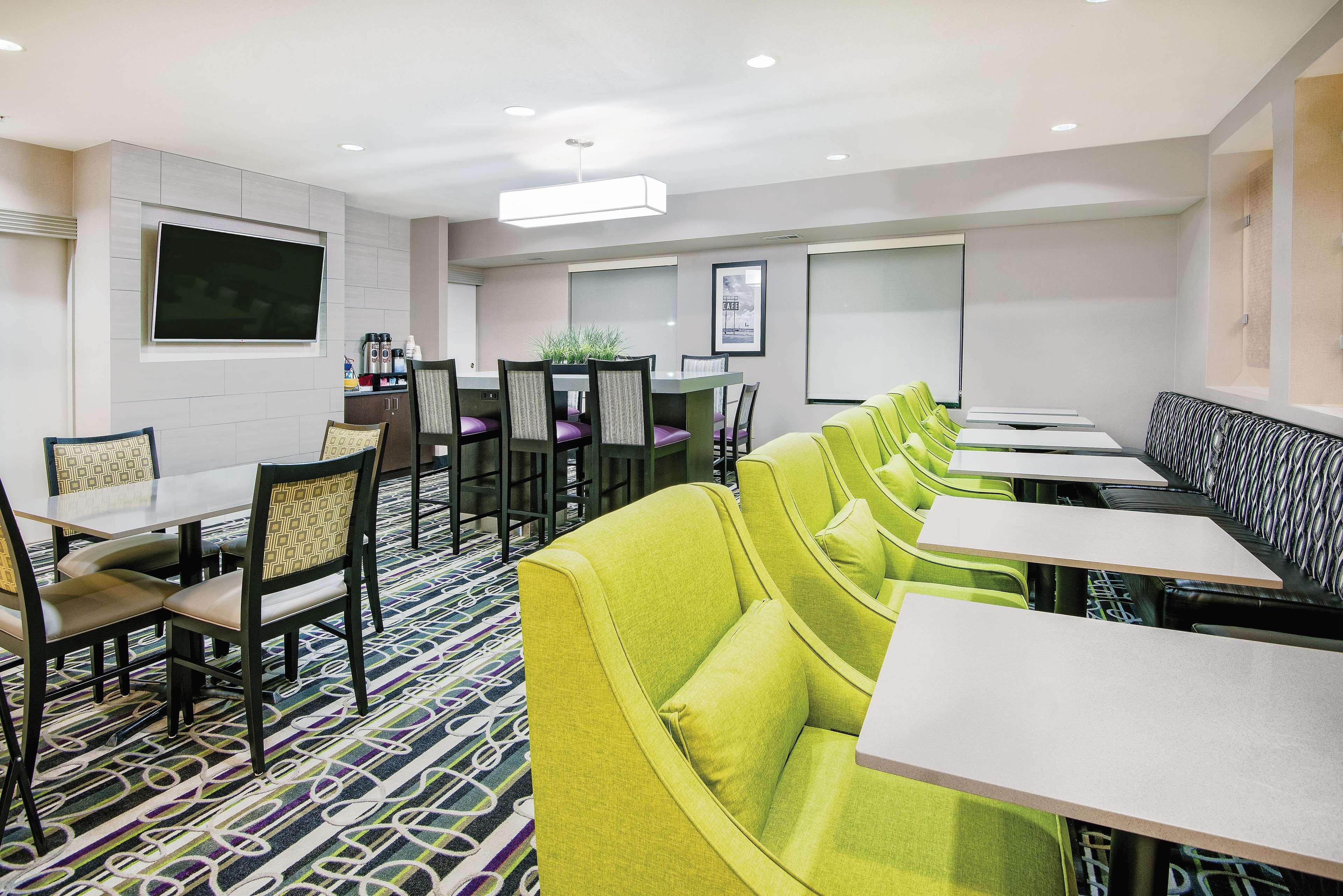 La Quinta Inn & Suites By Wyndham The Woodlands Spring Экстерьер фото