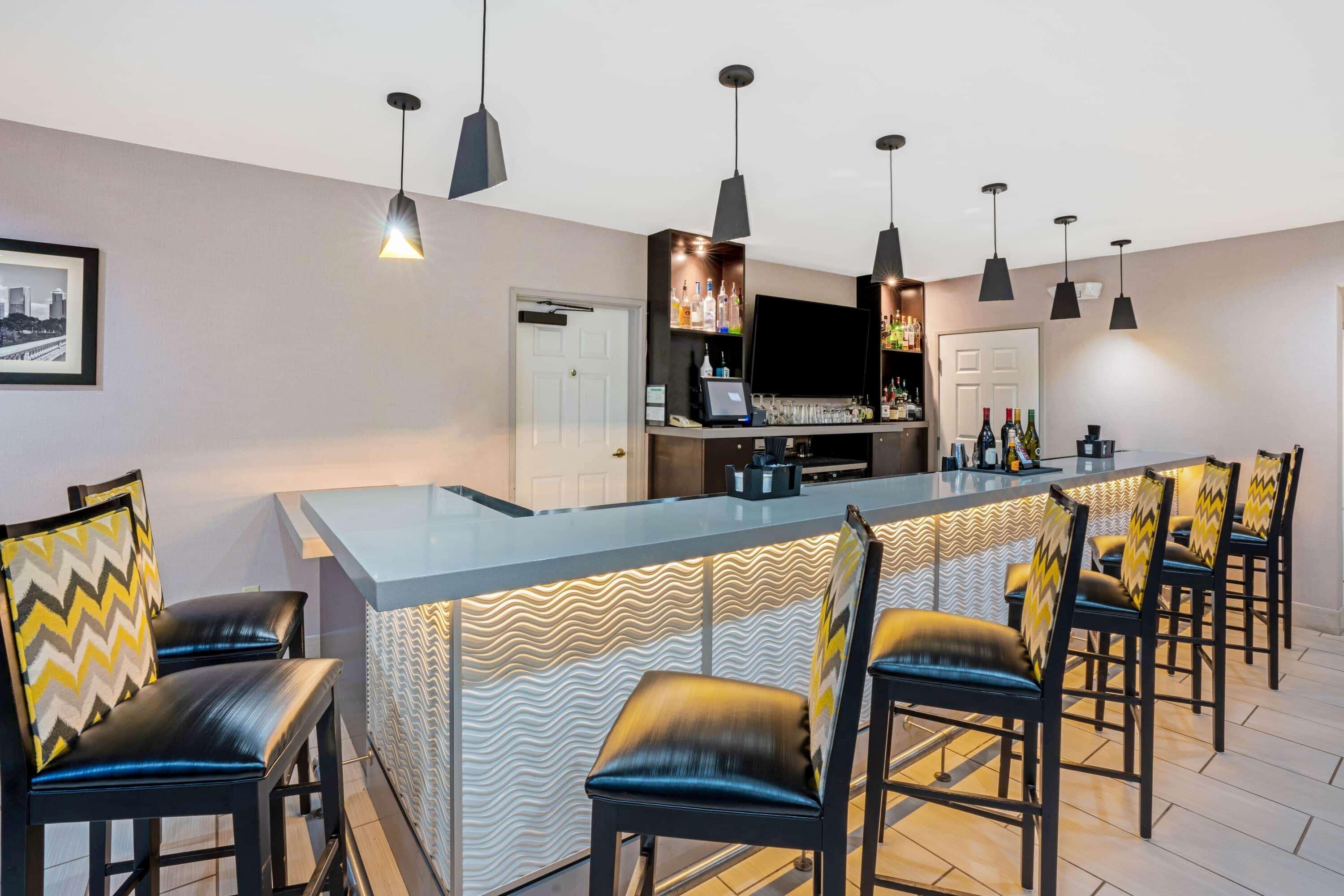 La Quinta Inn & Suites By Wyndham The Woodlands Spring Экстерьер фото